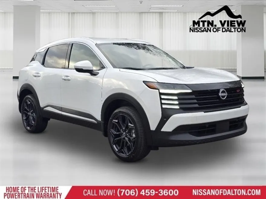 2025 Nissan Kicks SR photo 1