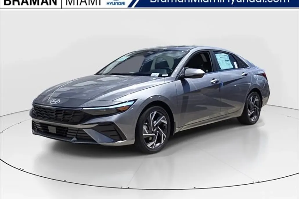 2025 Hyundai Elantra SEL Sport photo 1