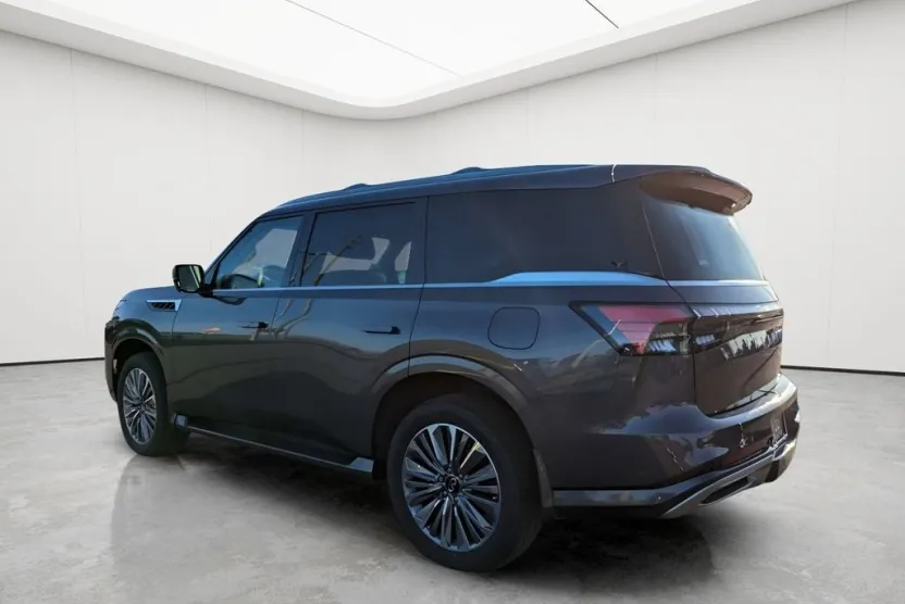 2025 Infiniti QX80 Luxe photo 1