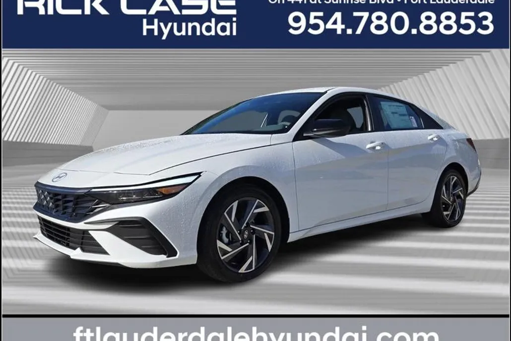 2025 Hyundai Elantra SEL Sport photo 1