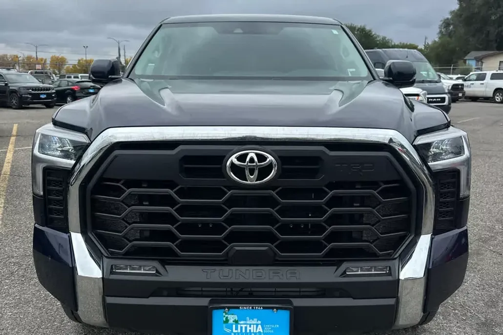 2022 Toyota Tundra SR5 photo 1