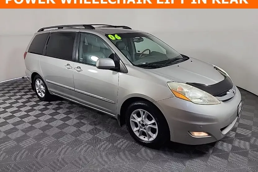 2006 Toyota Sienna XLE Limited photo 1