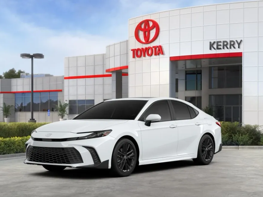 2025 Toyota Camry SE photo 1