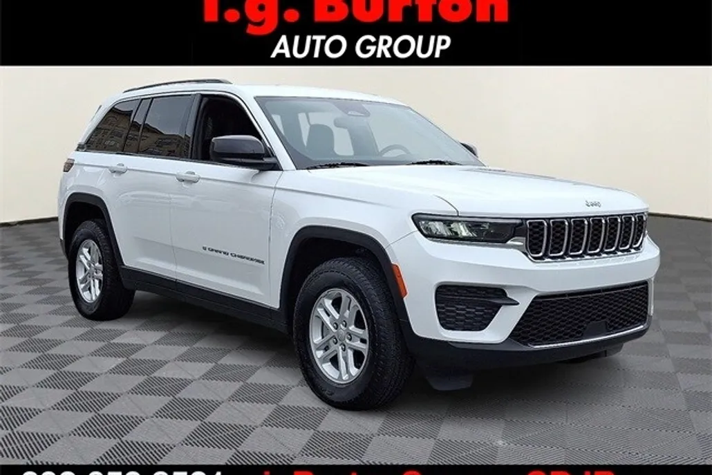2024 Jeep Grand Cherokee Laredo photo 1