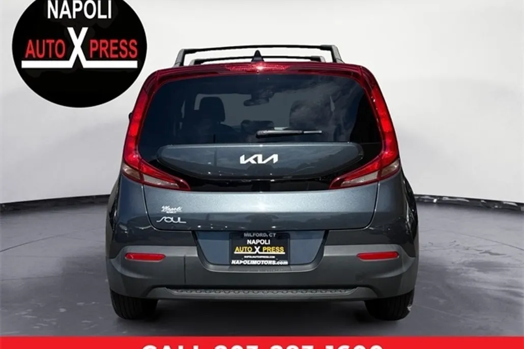 2022 Kia Soul LX photo 1