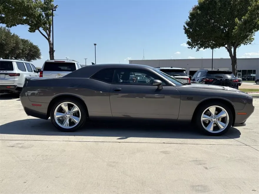 2015 Dodge Challenger SXT Plus photo 1