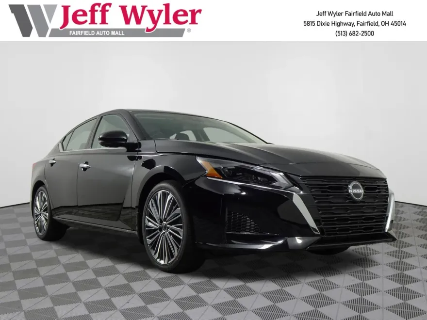 2025 Nissan Altima SL photo 1