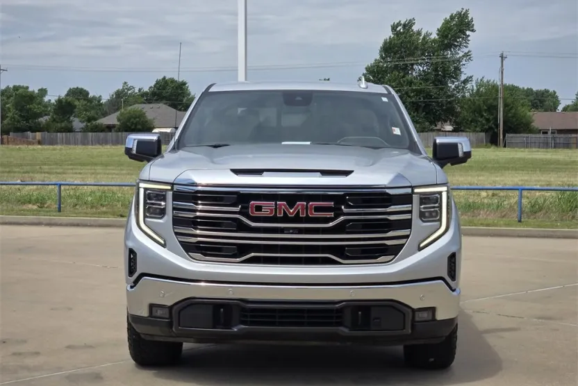 2022 Gmc Sierra 1500 SLT photo 1