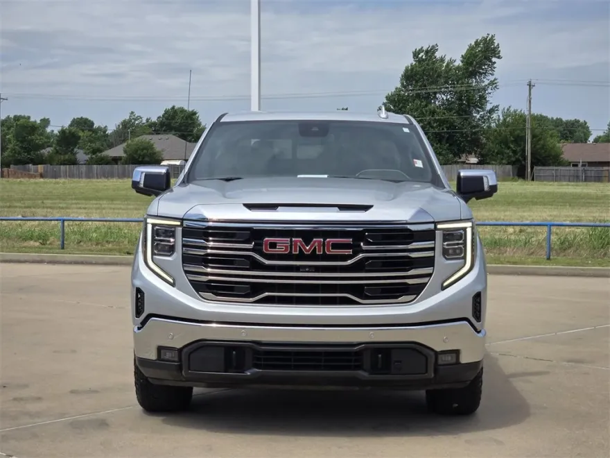 2022 Gmc Sierra 1500 SLT photo 1