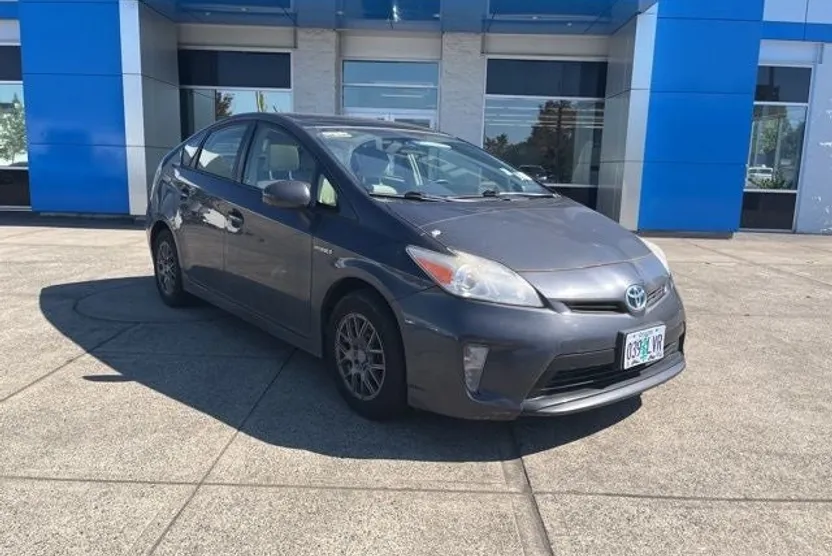 2013 Toyota Prius Two photo 1