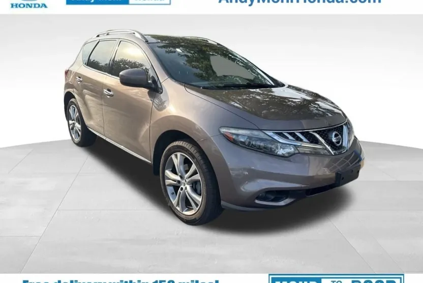 2012 Nissan Murano LE photo 1