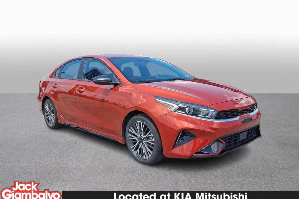 2023 Kia Forte GT-Line photo 1