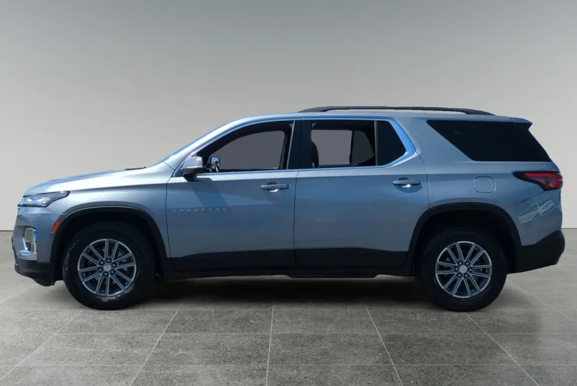 2023 Chevrolet Traverse Cloth 1LT photo 1