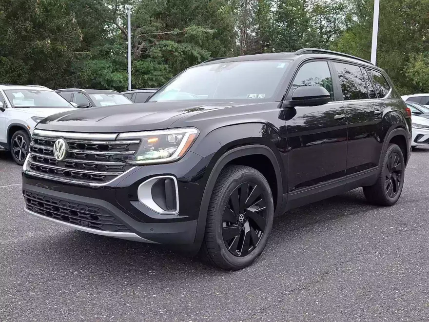 2026 Volkswagen Atlas SE Technology photo 1