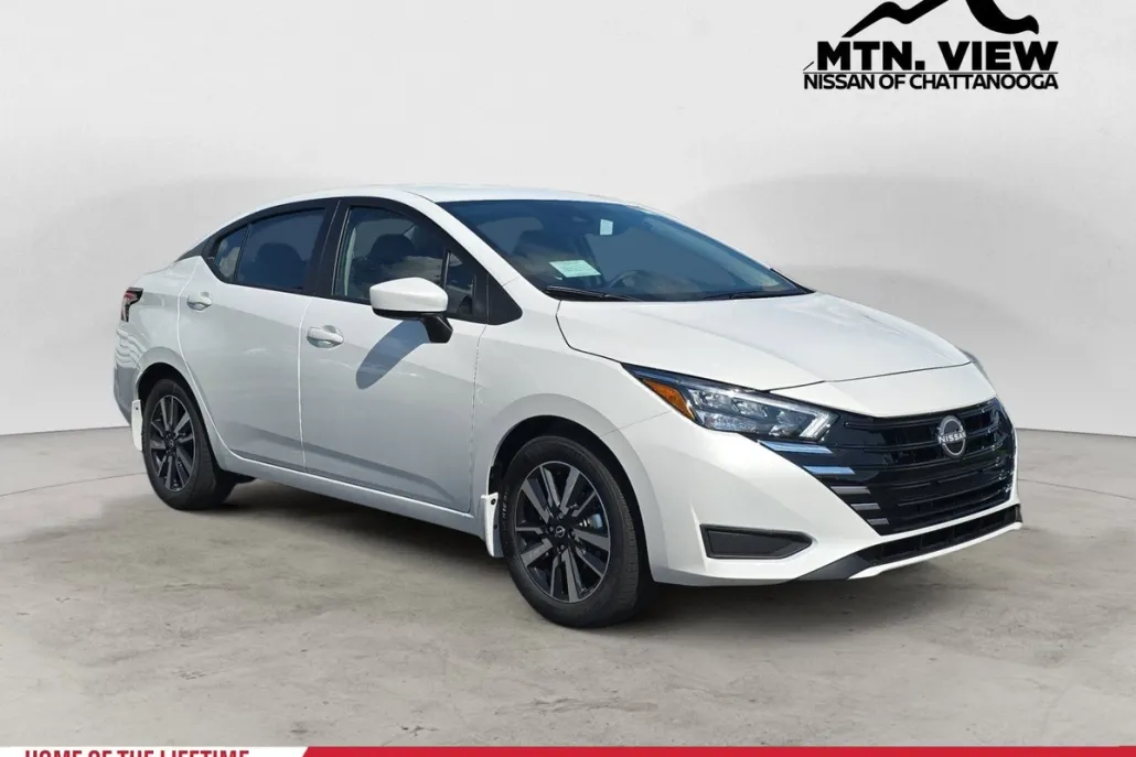 2025 Nissan Versa SV photo 1