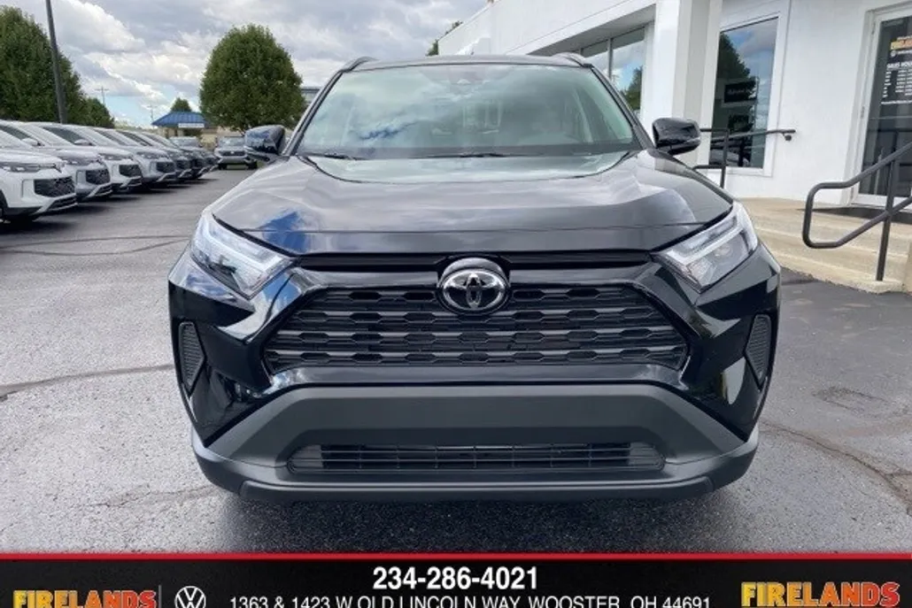 2025 Toyota RAV4 XLE photo 1