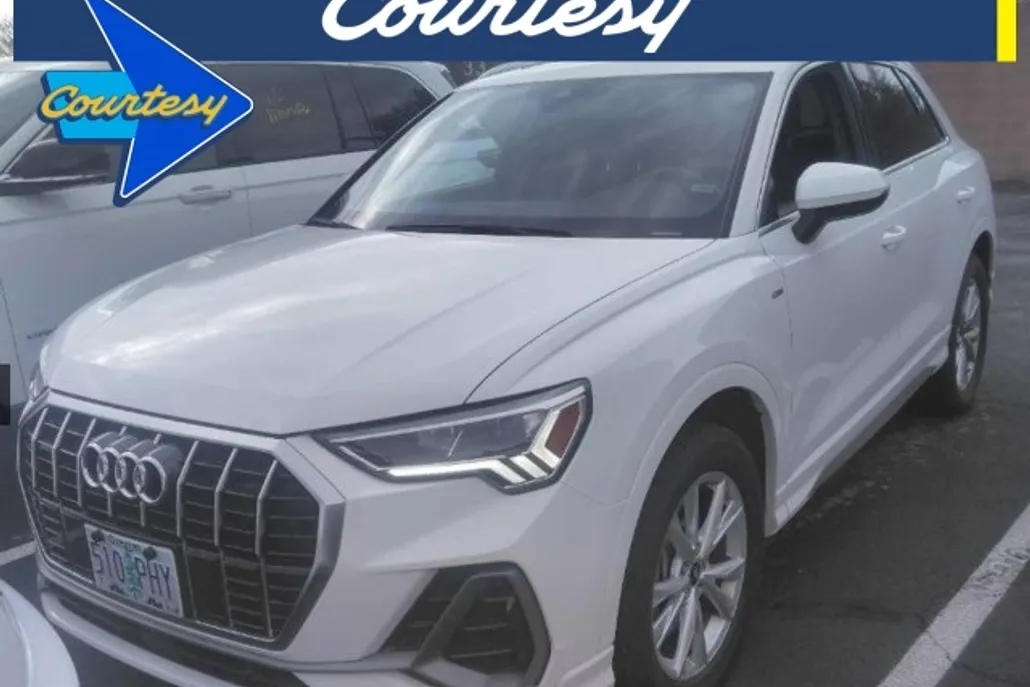 2023 Audi Q3 S line Premium photo 1