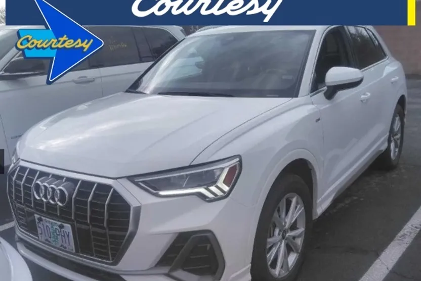 2023 Audi Q3 S line Premium photo 1