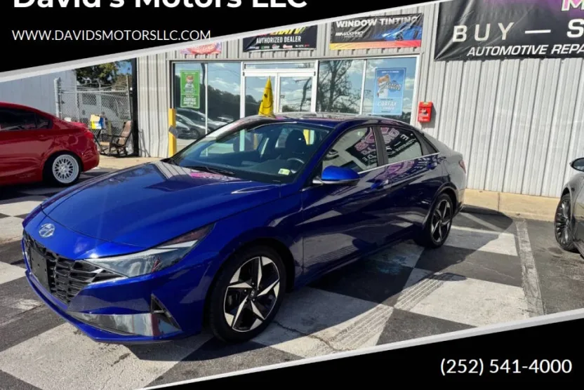 2022 Hyundai Elantra SEL photo 1