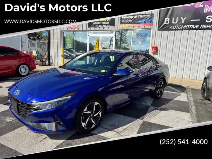 2022 Hyundai Elantra SEL photo 1