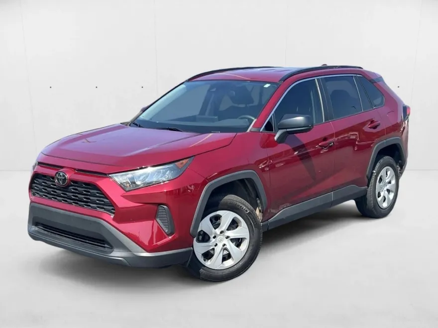 2019 Toyota RAV4 LE photo 1