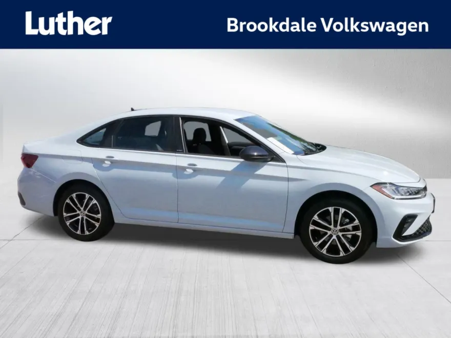 2025 Volkswagen Jetta Sport photo 1