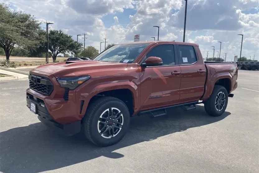 2025 Toyota Tacoma TRD Sport photo 1