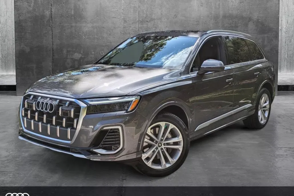 2025 Audi Q7 55 Premium Plus photo 1