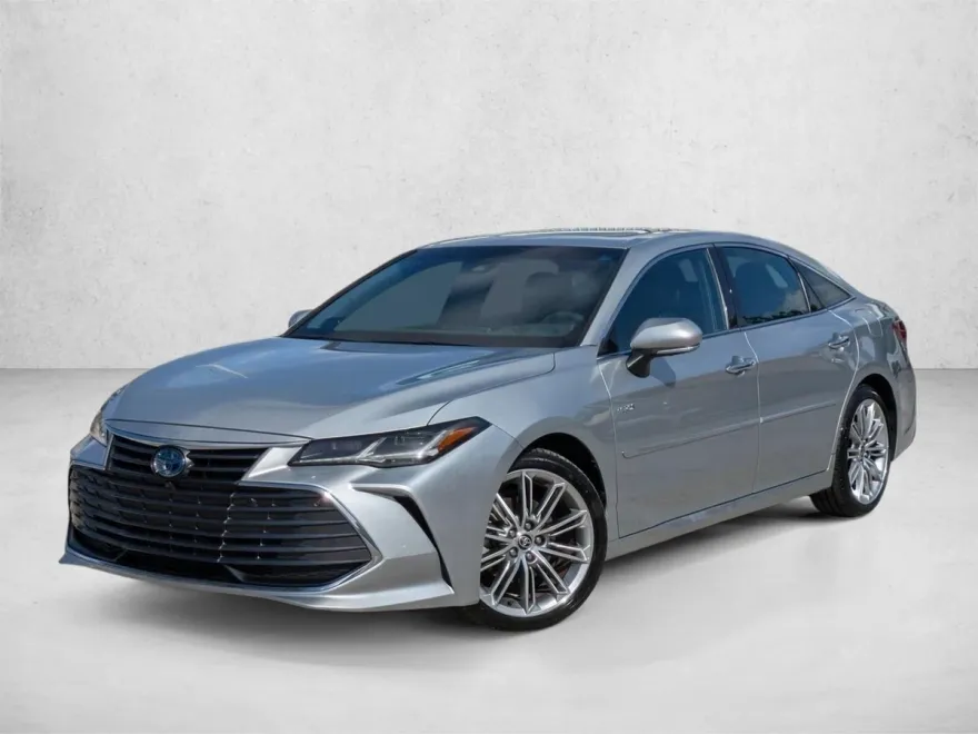 2021 Toyota Avalon Hybrid Limited photo 1
