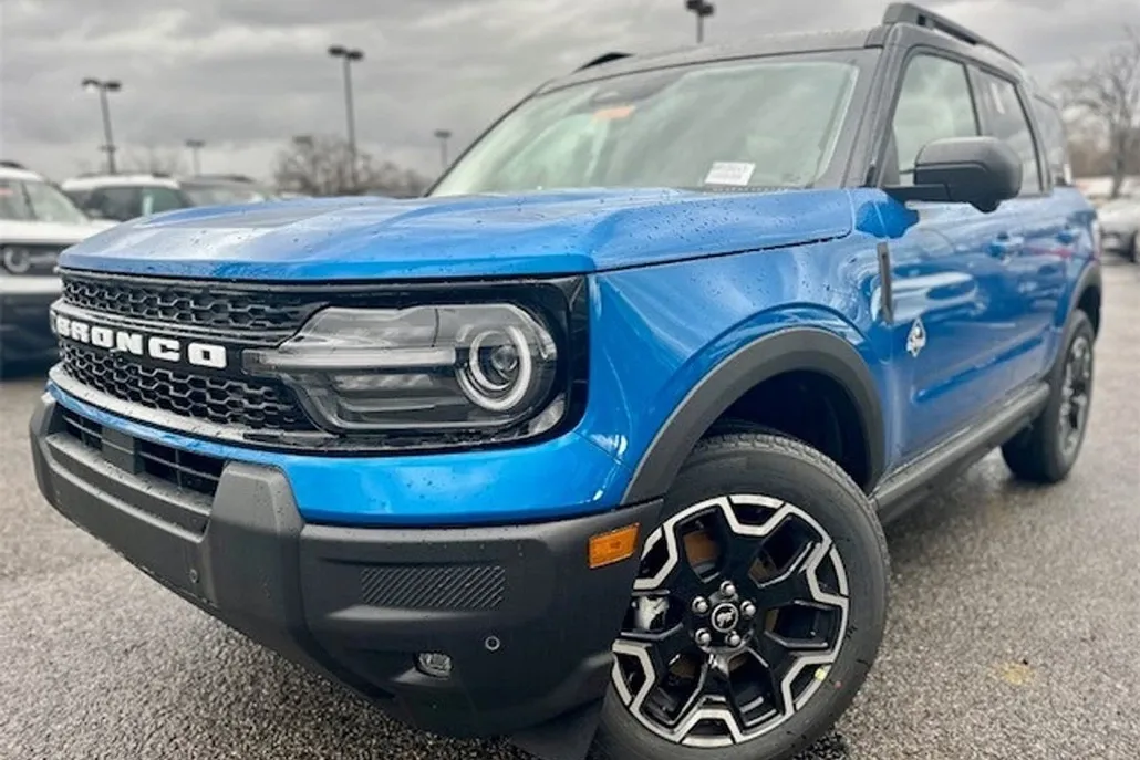 2025 Ford Bronco Sport Outer Banks photo 1