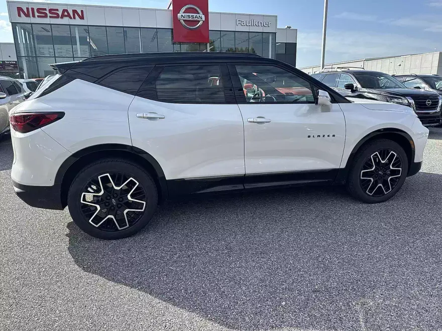 2023 Chevrolet Blazer RS photo 1