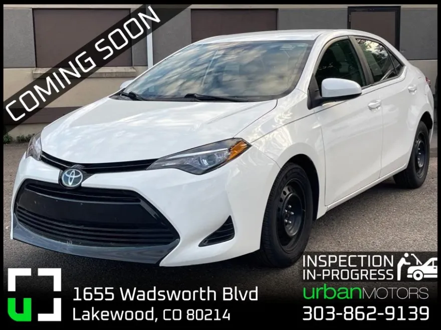2018 Toyota Corolla LE photo 1