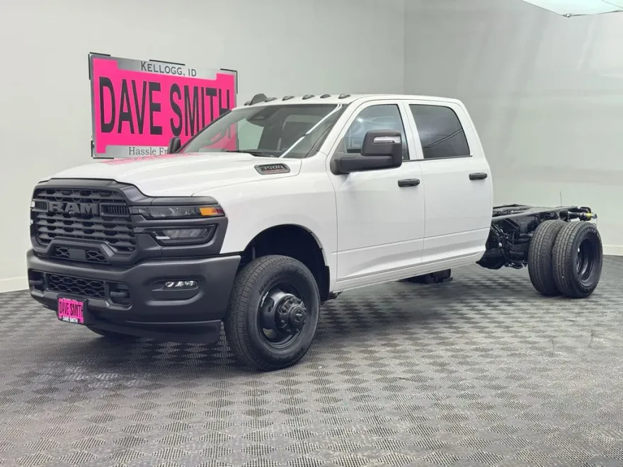 2025 Ram 3500 Tradesman photo 1