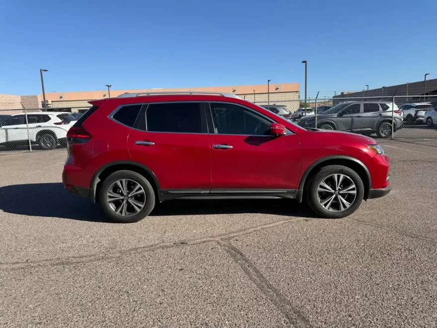 2017 Nissan Rogue SL photo 1