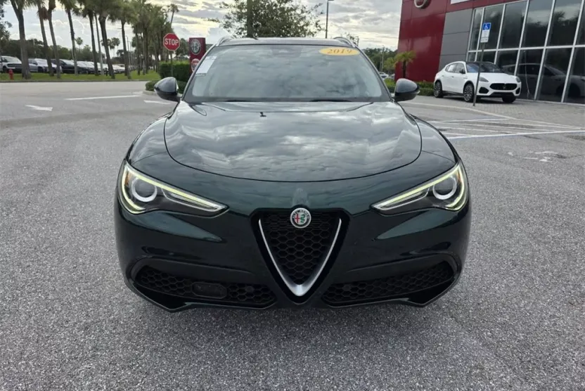 2019 Alfa Romeo Stelvio Ti photo 1