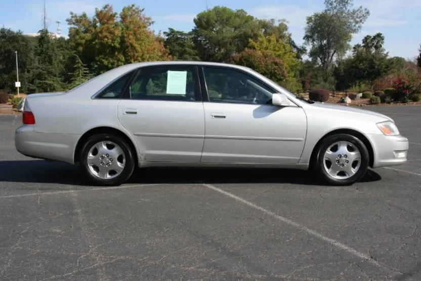 2003 Toyota Avalon XLS photo 1
