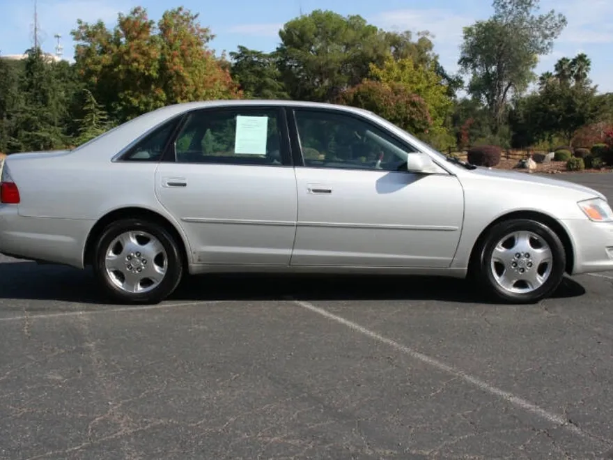 2003 Toyota Avalon XLS photo 1