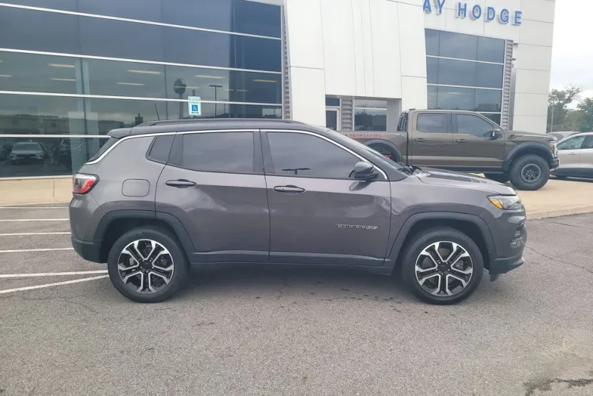 2023 Jeep Compass Limited photo 1