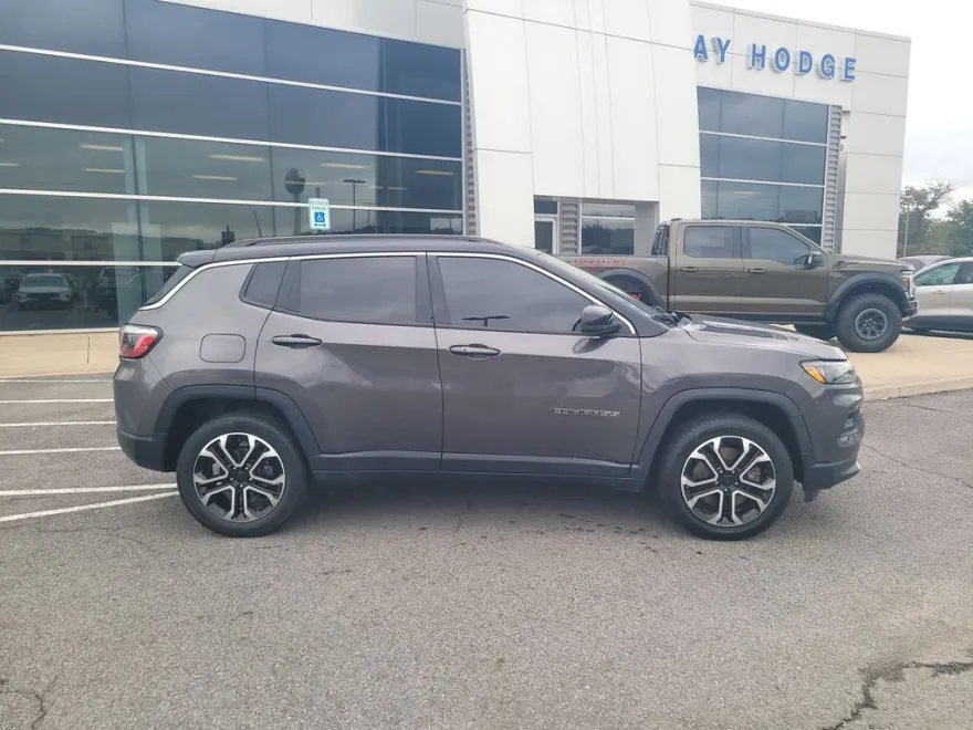 2023 Jeep Compass Limited photo 1