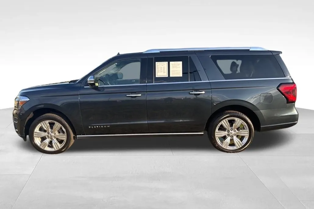 2022 Ford Expedition MAX Platinum photo 1