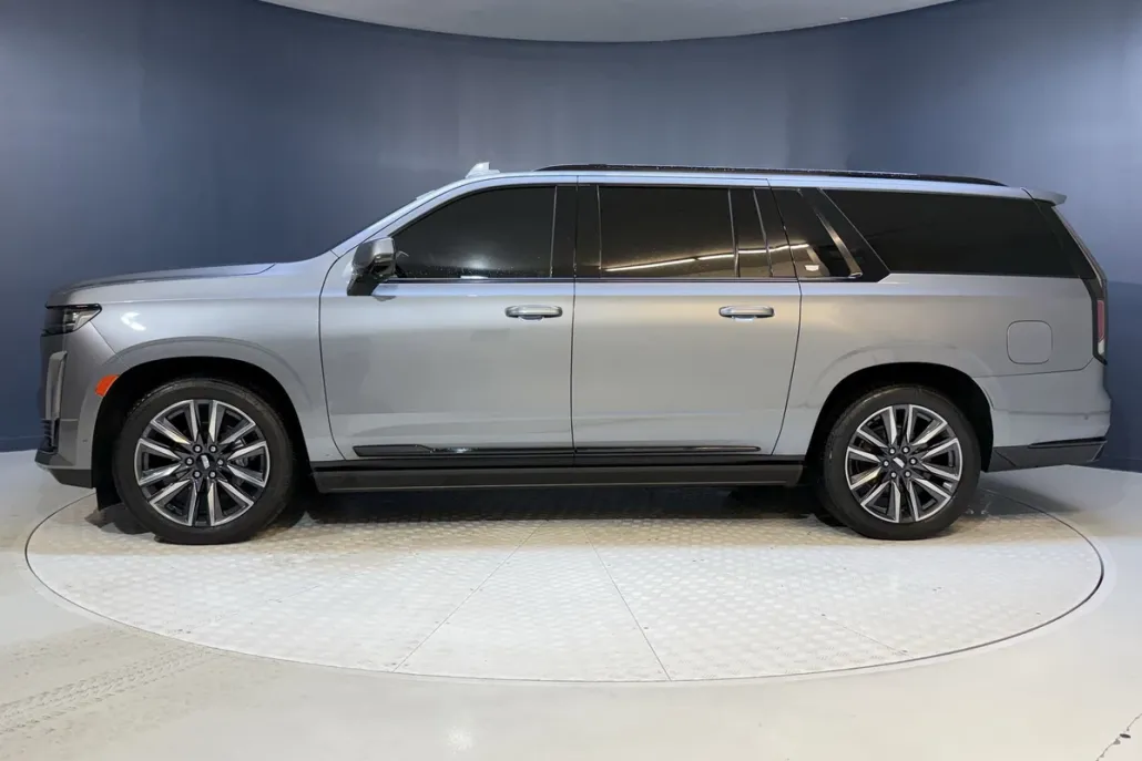 2022 Cadillac Escalade ESV Sport Platinum photo 1