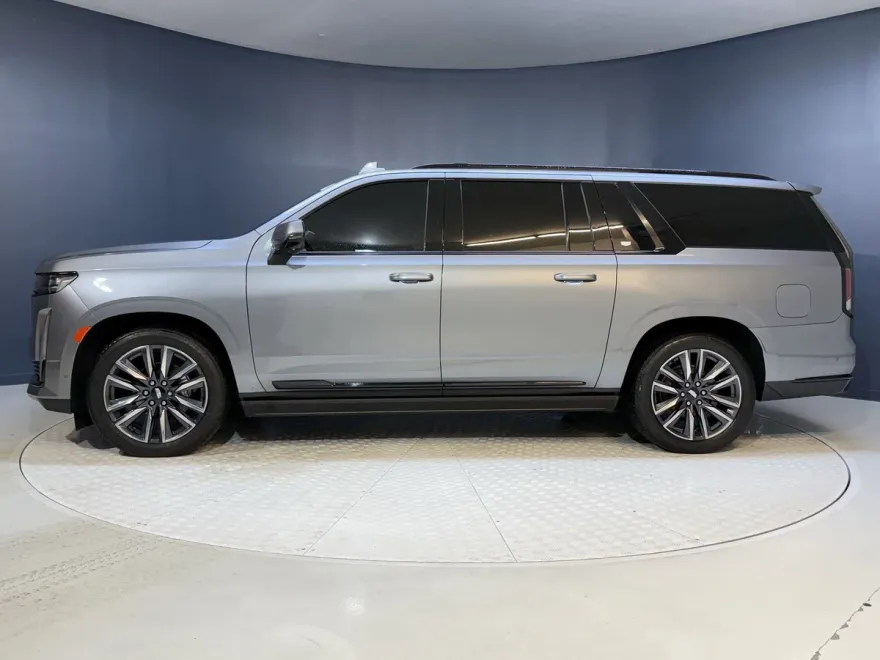 2022 Cadillac Escalade ESV Sport Platinum photo 1