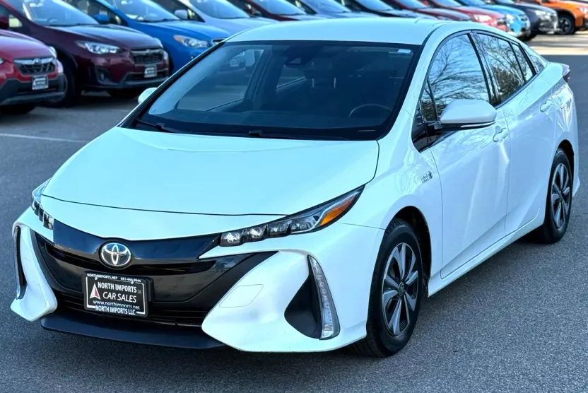 2018 Toyota Prius Prime Plus photo 1