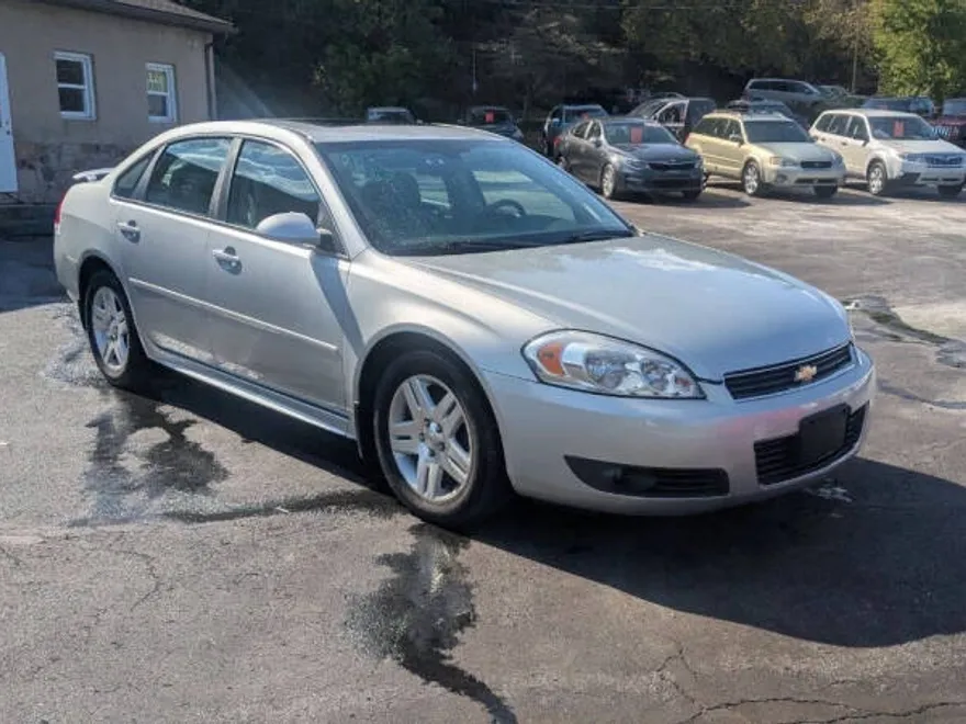 2011 Chevrolet Impala 1LT photo 1