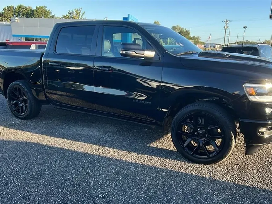 2024 Ram 1500 Laramie photo 1