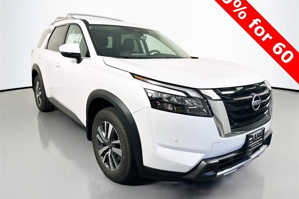 2025 Nissan Pathfinder SL photo 1