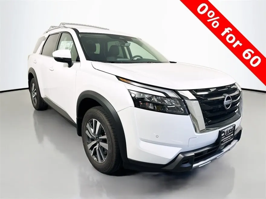 2025 Nissan Pathfinder SL photo 1