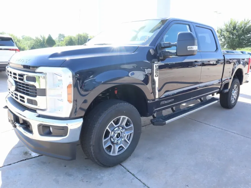 2025 Ford F-250 XLT photo 1