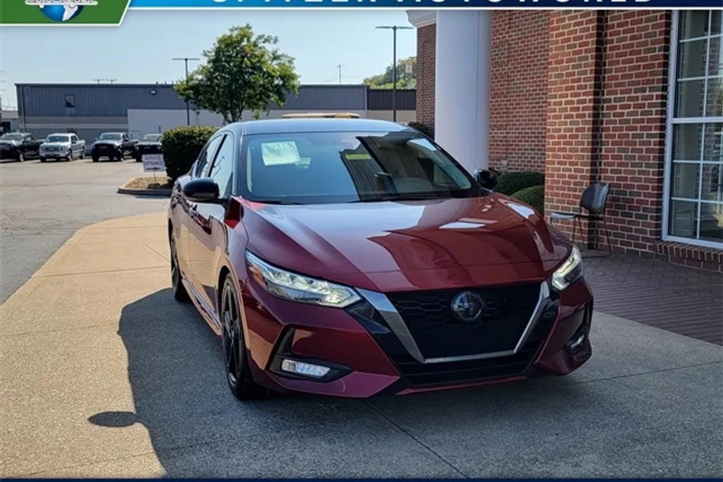 2022 Nissan Sentra SR photo 1