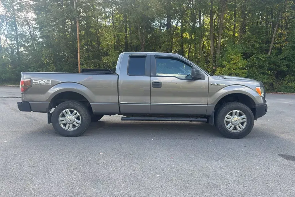 2013 Ford F-150 STX photo 1